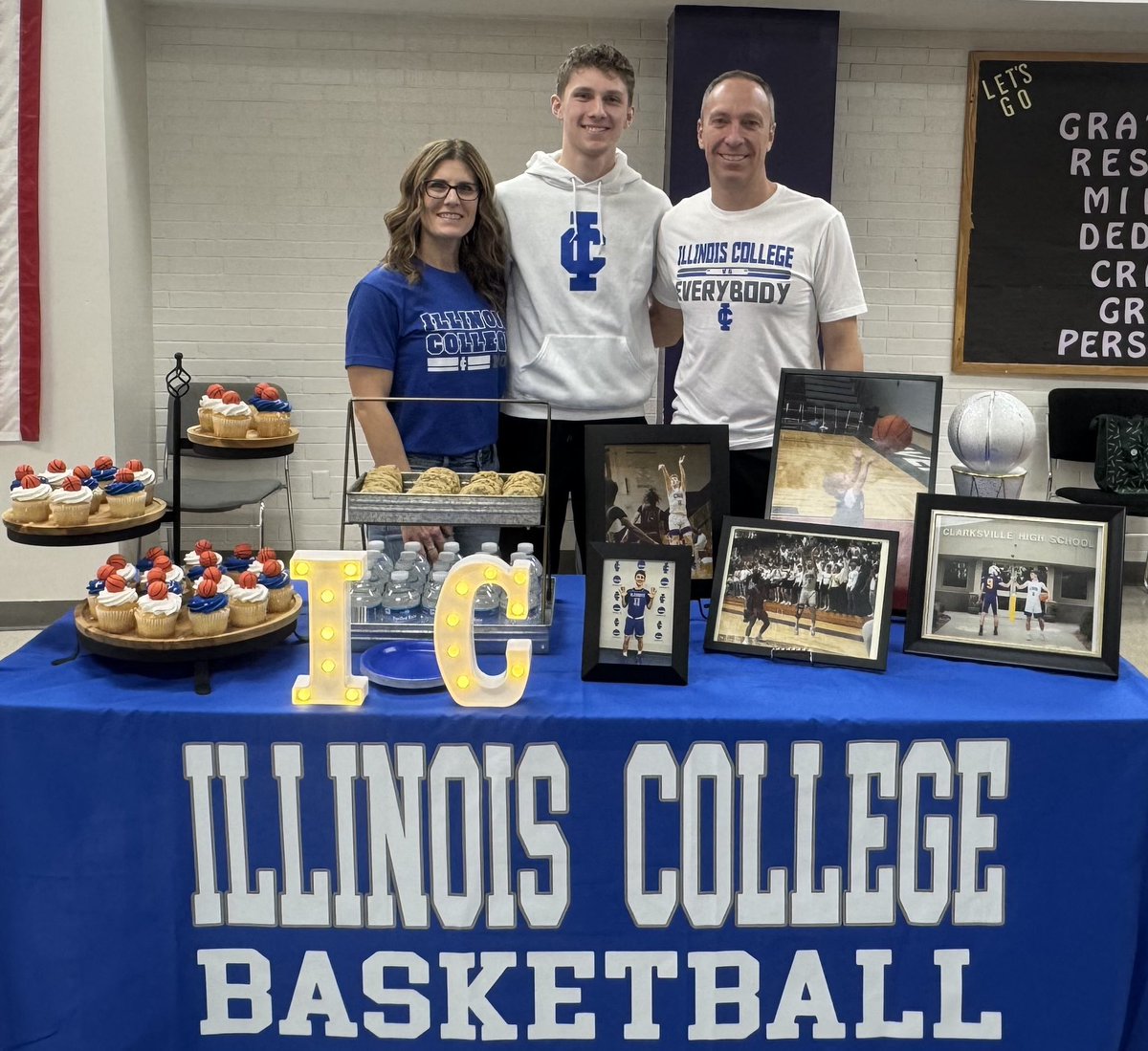 Clarksville Basketball (@chswildcathoops) on Twitter photo Congrats to Senior guard Trey Youngs on signing to play college basketball at Illinois College today! 🏀💜💛 <a href="/trey_youngs/">Trey Youngs</a> Congrats to Senior guard Trey Youngs on signing to play college basketball at Illinois College today! 🏀💜💛 <a href="/trey_youngs/">Trey Youngs</a>