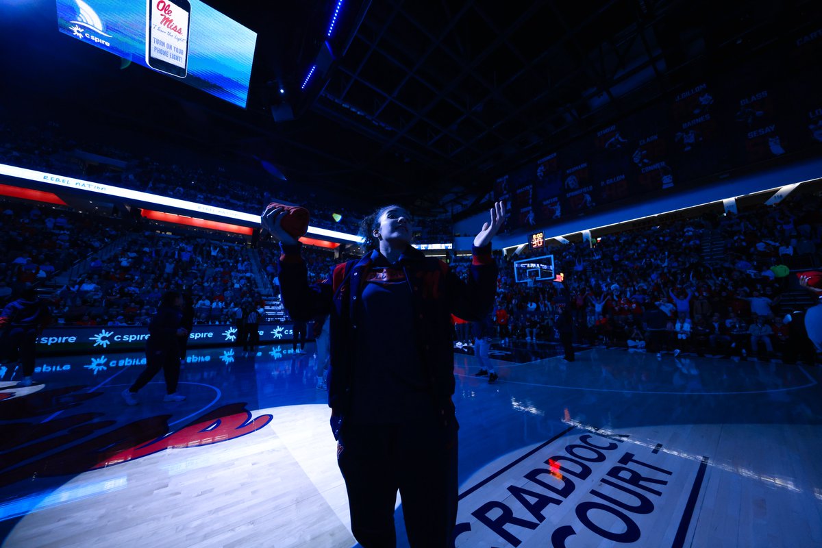 Rebs supporting Rebs 🗣️ <a href="/OleMissMBB/">Ole Miss Men’s Basketball</a> 

Can't wait to see all of y'all back at the SJB Pavilion on Sunday as we take on Texas! 

#HottyToddy
