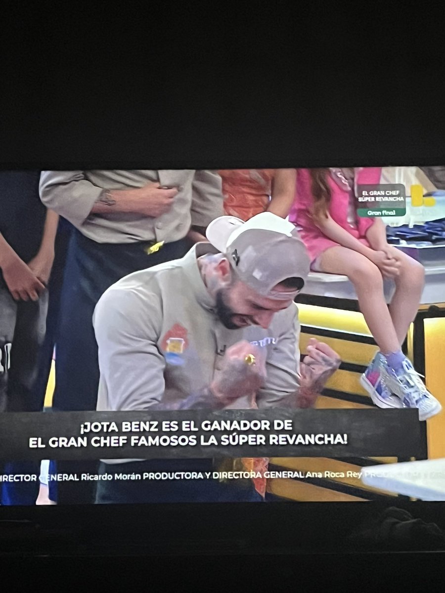 Que lindo :,) saber que llegaste sin saber casi nada y ahora la dedicación que ponías día a día y la paciencia siempre con actitud positiva eres grande Jota 💛 #ElGranChefFamosos