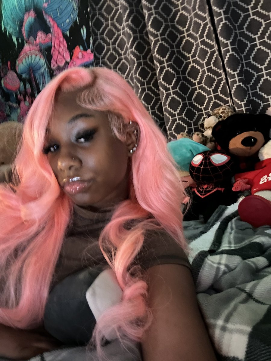 trvpstarmy's tweet photo. how could you not be obsessed with me? https://t.co/d1MhItrpd5