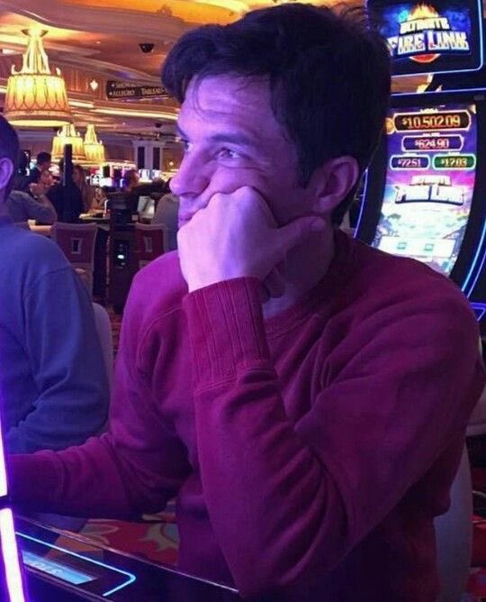 MrSimo_'s tweet photo. Me currently at a slotty waiting to enter the venue https://t.co/AVRb9toaSY