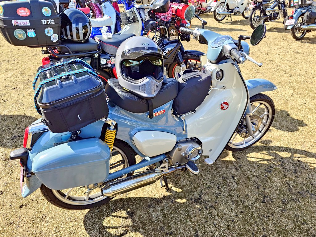 2024年
秋の奈良カブミーティングにて。

Rさん（<a href="/FXDFR2/">R</a>）のC125
リアボックスと黄色のサスペンションを見て、
Rさん来てる！
と、なるんです！私

#カブ
#奈良カブ
#C125