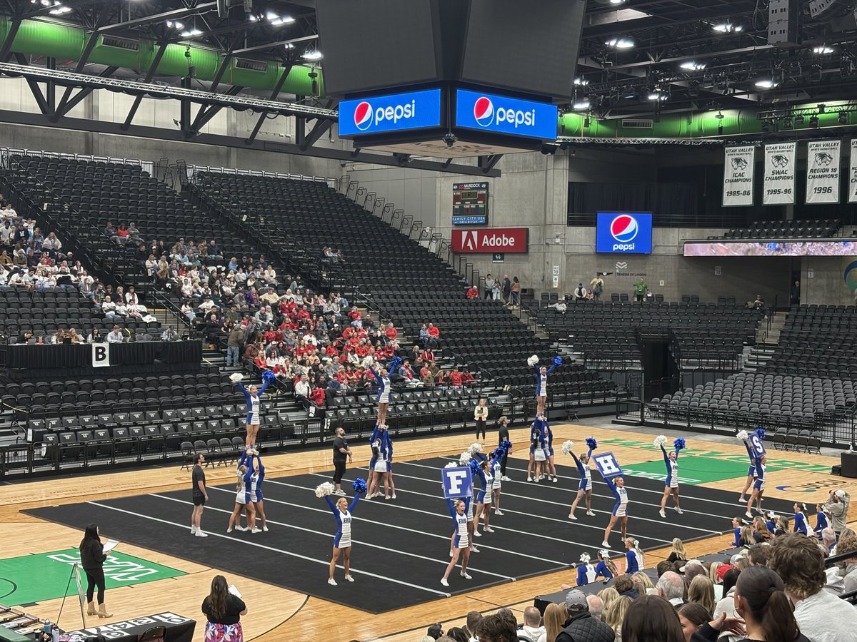 THEfremonthigh's tweet photo. Fremont Cheer at State! #ForeverFremont #Silverwolves 💙🐺 https://t.co/ph3QnJKuzY