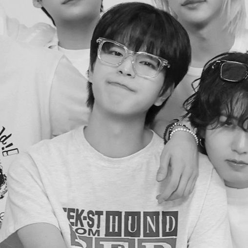 dandy_voice's tweet photo. I HAVE TWO SEUNGMOODS https://t.co/XY67Gpj1AL