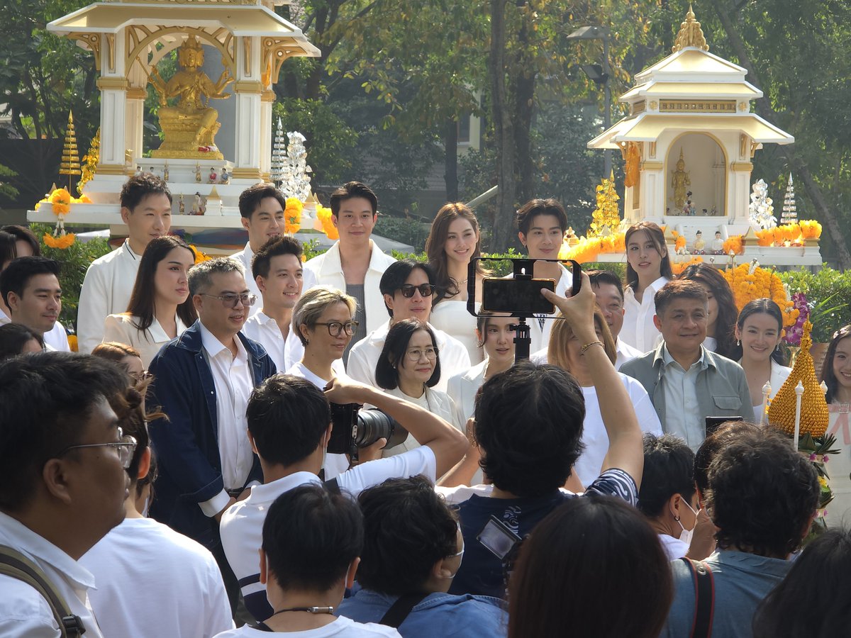 FanLakornTPBS's tweet photo. พิธีบวงสรวงเสร็จสิ้นเรียบร้อยแล้ว ฝากละครซีรีส์ทั้ง 3 เรื่อง #ฝันของฉันคือฟันดาบ #เกิดแก่เจ็บโต และ #สืบสวนสำนวนรัก2 ไว้ในอ้อมใจแฟน ๆ ด้วยนะคะ

#ThaiPBS #ละครไทยพีบีเอส https://t.co/rvQSObhMu1
