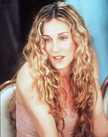 Fashionismo's tweet photo. o cabelo na season 2 era extraordinário https://t.co/j8JEOtxoTq