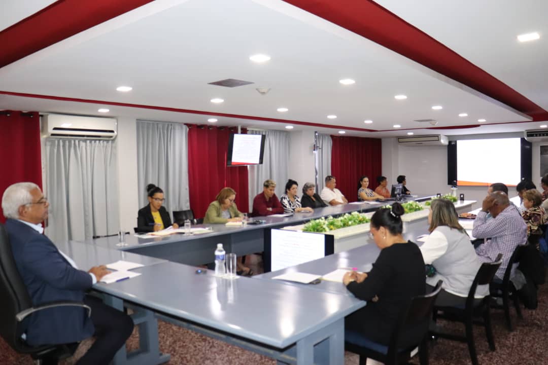 Oscar_CubaTSP's tweet photo. Hoy reunión anual 2024 de la Caja de Resarcimientos: institución que  avanza en los resultados y tiene como principales Proyecciones la Gestión Integral de los RRHH, la correcta implementación de  Decreto Ley 86/24 y la Transformación Digital. Con Tayliana y su equipo si pueden https://t.co/bfvT8OuVVv