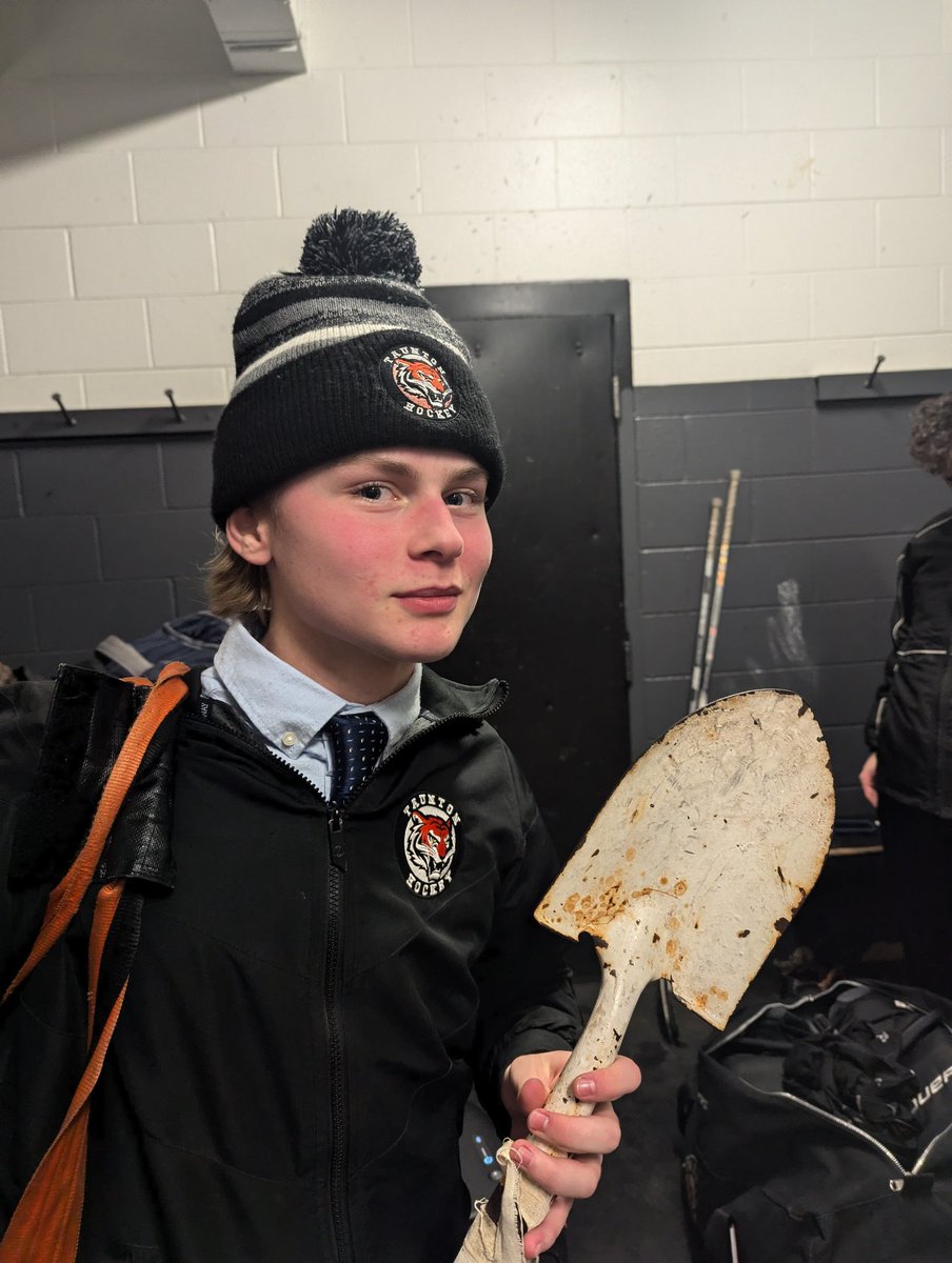 TauntonHSHockey's tweet image. Jason Cashman earned the shovel for his play that led to assists on the first two goals in Win over Foxboro!

#DiggingDeep #TauntonHockey