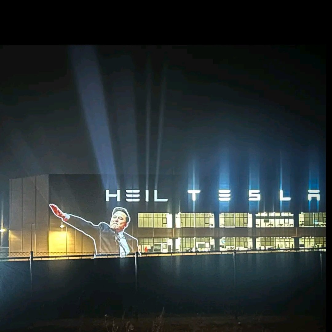 MonthOfSundaes's tweet image. "We are the emperors now
And we are Czars
And in time and in time
We will all be stars!

I sing the body electric ... "

* Words by #Walt Whitman, styling by #LedByDonkeys. Lunacy by the Muskrat.