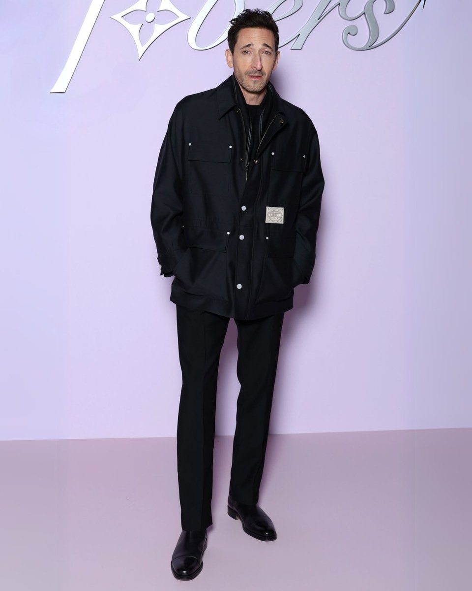 DAMAN_Magazine's tweet photo. The star-studded #LVMenFW25 
🔁 Sho Hirano
❤️ Adrien Brody https://t.co/ChDwIESORt