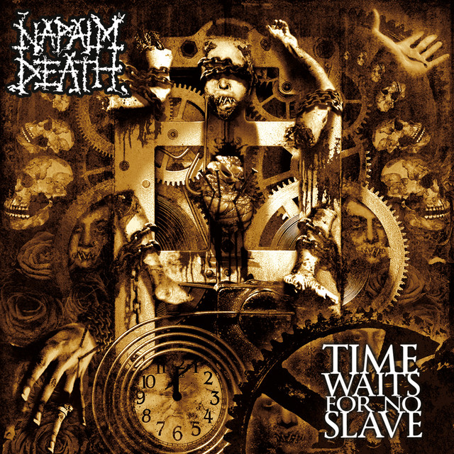 METALISFOREVER's tweet image. 爆走ブラストビートからグルーヴィーな曲まで捨て曲無し！
グラインドコアの帝王、NAPALM DEATH（ナパーム・デス）の13thアルバム、TIME WAITS FOR NO SLAVE「世界平和を願う。」は、今から16年前の2009年1月23日にリリース！

#NapalmDeath
#ナパームデス
