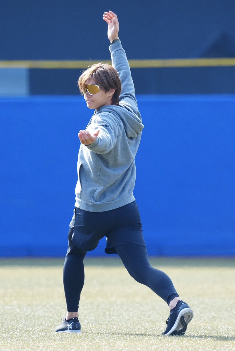 Sponichi_Photo's tweet photo. 〈ロッテ自主トレ〉ZOZOマリンでの練習を公開した藤原恭大選手（撮影・長久保　豊） https://t.co/fCZu8lHvX3