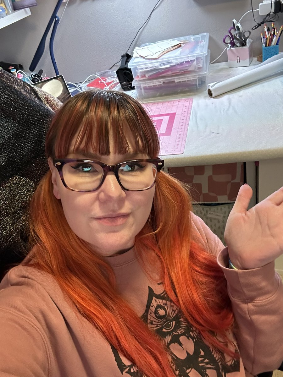 Gonna be finally back at the crafting table! Let’s go!

Twitch.tv/airbubblescosp…
#cosplay #cosplaywip