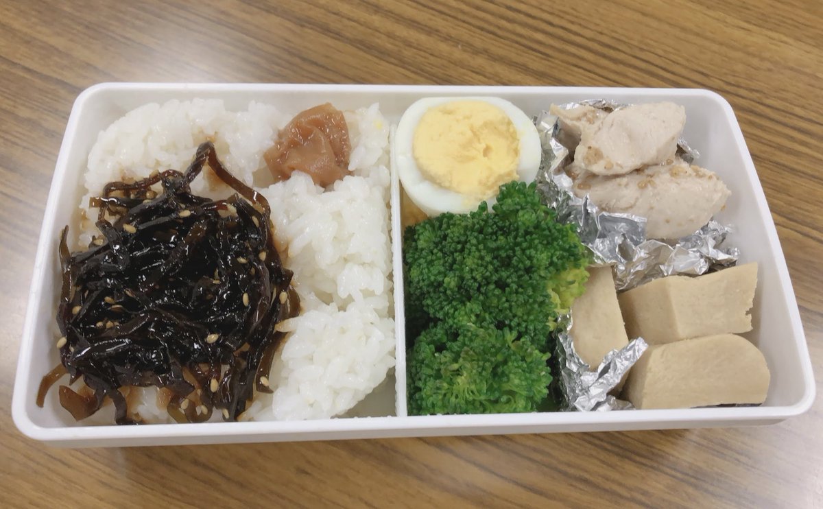 kinnikubanker's tweet image. 会社で毎日食べてた、
筋肉残しつつ10kg痩せた弁当がこちら。