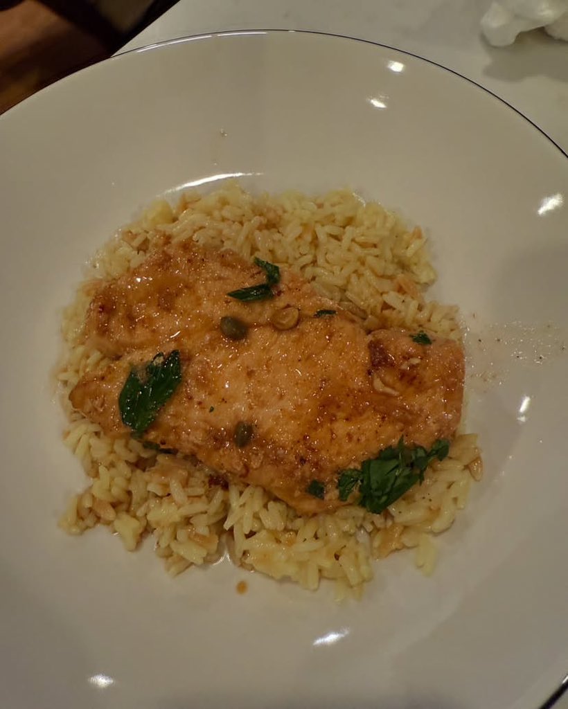 leadchris2's tweet image. My first Lemon Chicken Piccata with rice pilaf…simple midweek comfort dinner on a very cold winter evening (for us) in the Nation’s Capital.
💙❄️🥶
