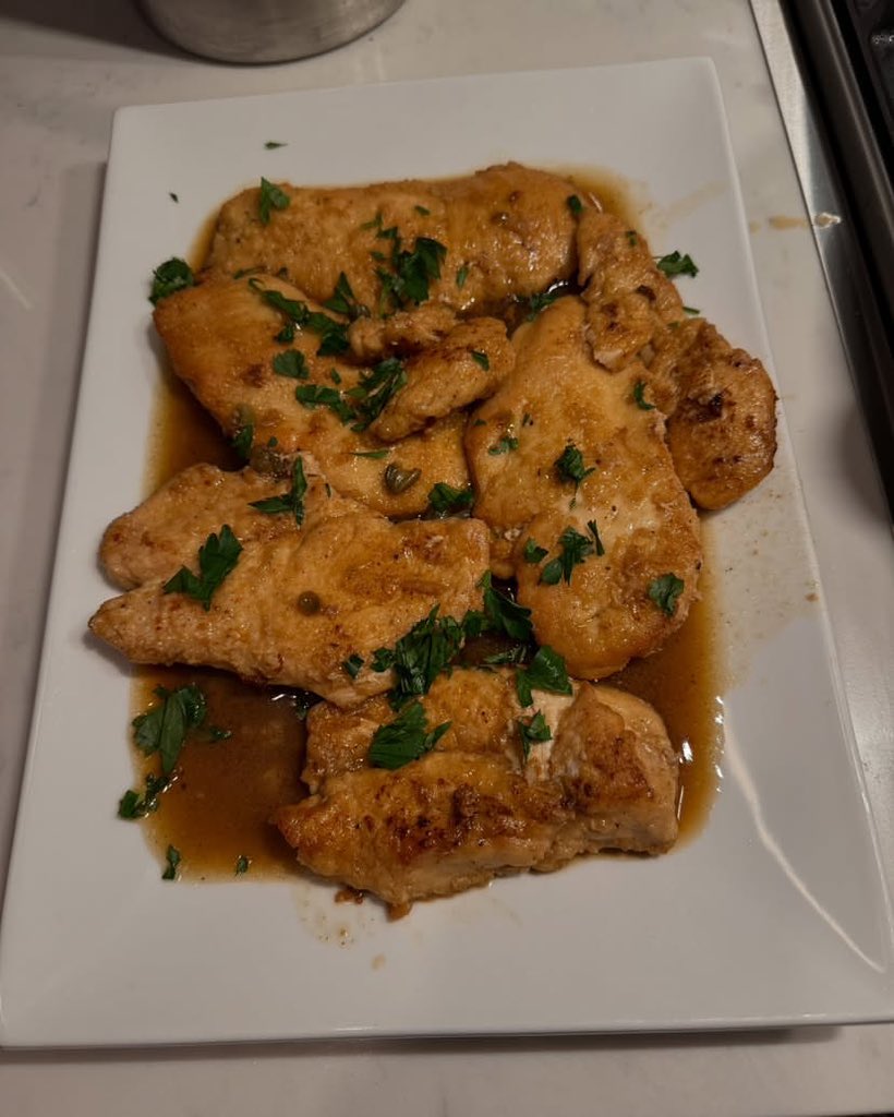 leadchris2's tweet image. My first Lemon Chicken Piccata with rice pilaf…simple midweek comfort dinner on a very cold winter evening (for us) in the Nation’s Capital.
💙❄️🥶