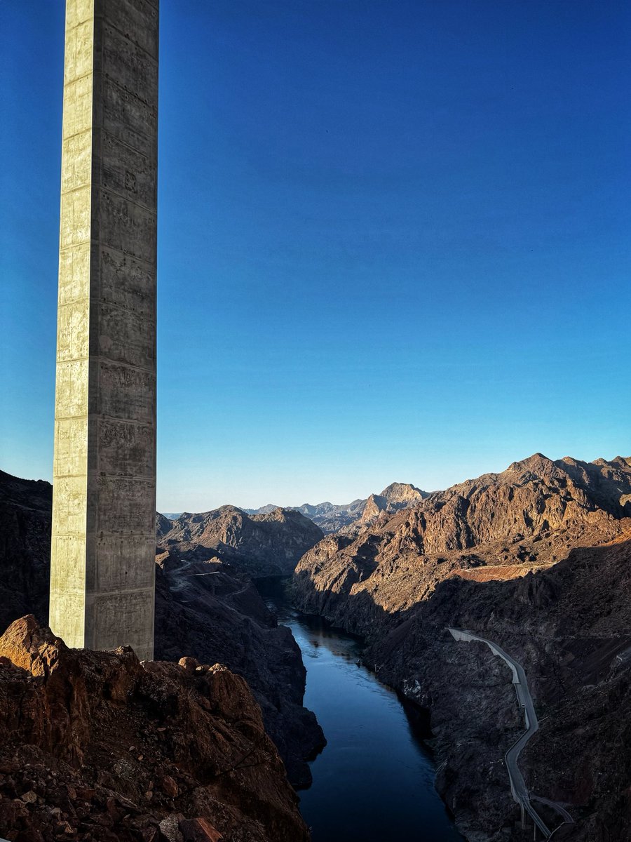 dgsligting's tweet photo. Hoover Dam, Boulder City, Nevada https://t.co/E50Kbm8pv4