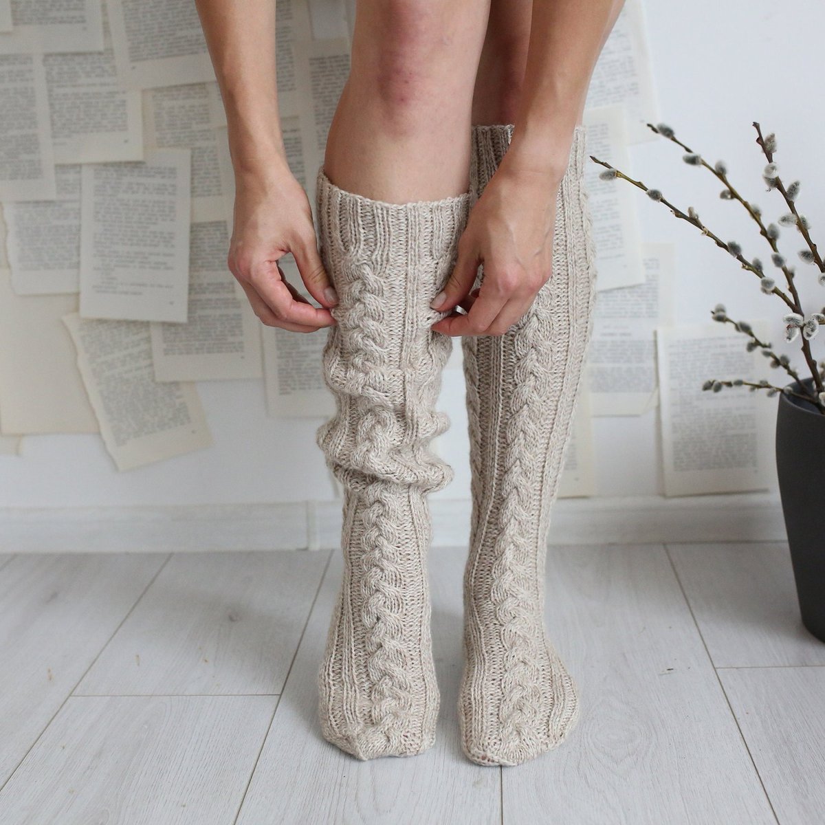 KayeBoothReflex's tweet photo. Warm up, unwind, with a heated pad and warm blanket, while giving your feet (and whole body) the care they deserve.  #Reflexology #StayCosy #WinterWellness#RelaxAndUnwind

(2/2) https://t.co/1F7Ipl8Vzb