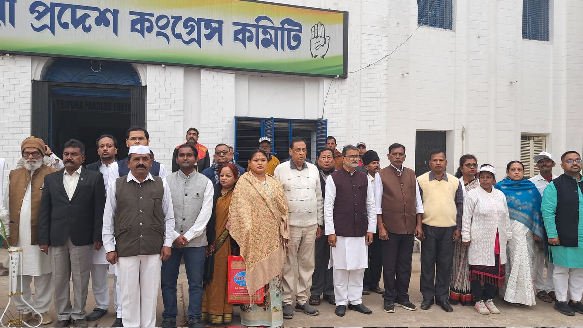 sradvbiswas's tweet photo. Flag Hoisting at Congress Bhavan and Floral Tributes to Netaji Subhash Chandra Bose on his Birth Anniversary. https://t.co/nm7lpXKC0i
