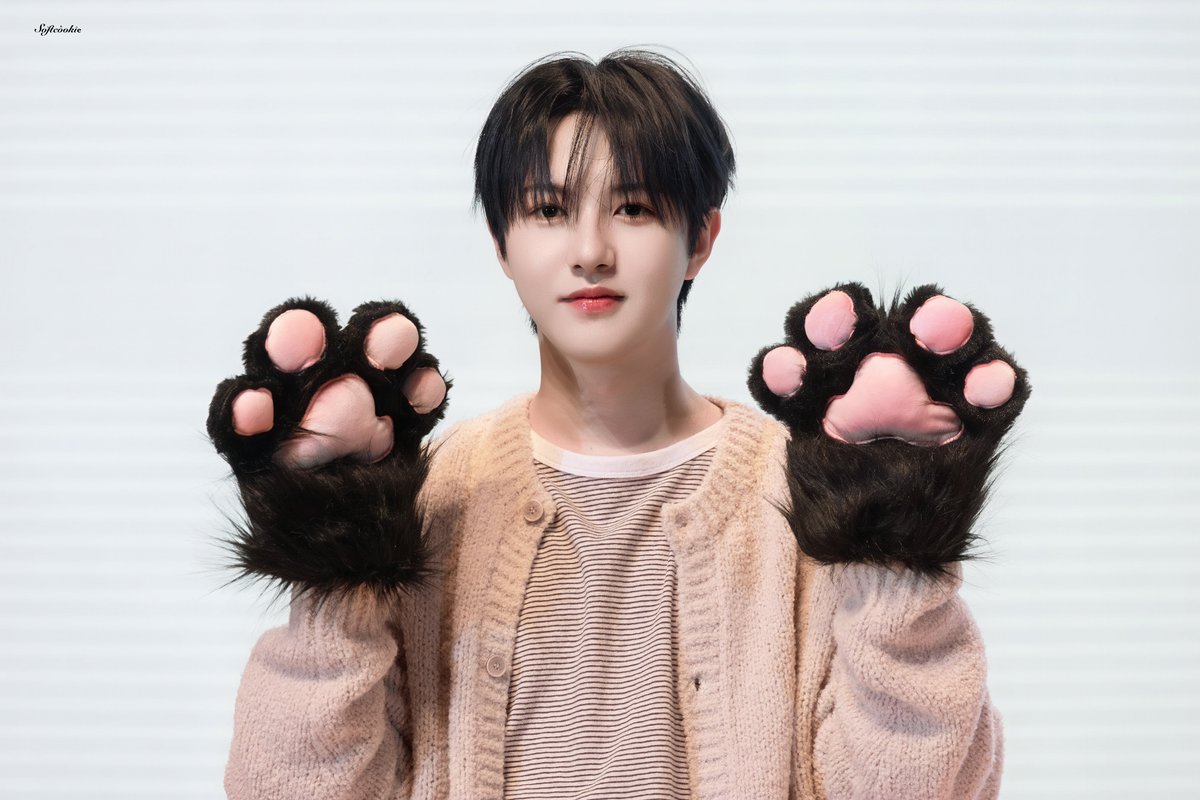 Softcookiee323's tweet photo. 250122 jumpup fansign

ฅ^•ﻌ•^ฅ

#仁俊 #RENJUN #런쥔 #NCTDREAM https://t.co/gfOAnGkt6Q