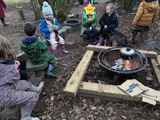 NectonFS's tweet image. Forest club enjoyed creating dens, tree climbing and hot chocolate. The cooler afternoons are not stopping this amazing group from exploring and embracing the season.