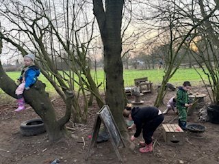 NectonFS's tweet image. Forest club enjoyed creating dens, tree climbing and hot chocolate. The cooler afternoons are not stopping this amazing group from exploring and embracing the season.