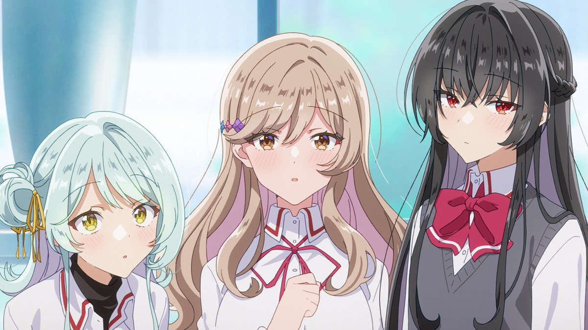 左から〜📸 🪨 小柳香穂 🪨 (CV:???) グループのマスコット。芦ケ谷