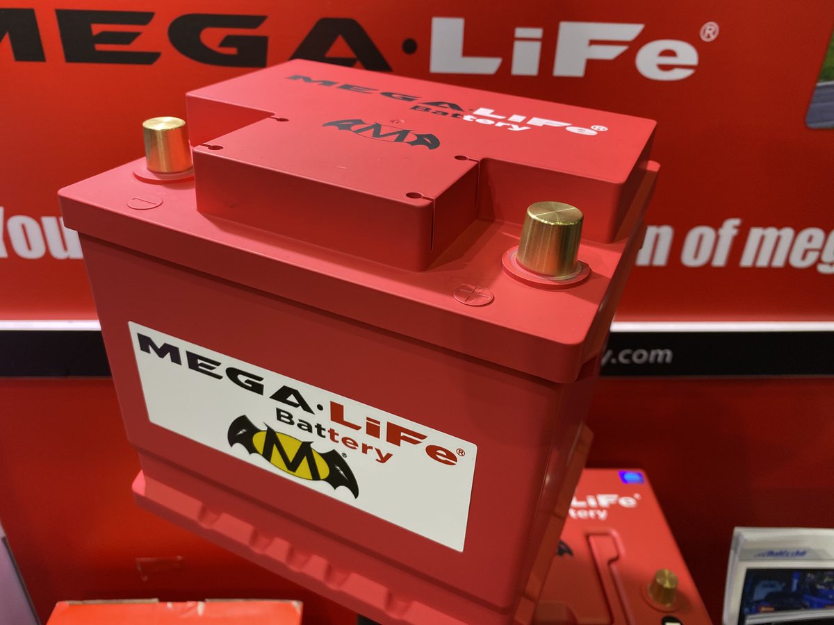MEGALiFe_jp's tweet photo. ヤバしです😭 様々なお声がけとアイデアをいただき、レーシングキット for ヤリスGR4が、改良改良で少し販売延期です😭 すみません🙇‍♂️

現状、用途に応じて計4種のバッテリーと固定方法を作り込んでいます😊

随時アップデートいたしますので、もう少々お時間下さいませ🙇‍♂️

#megalife #メガライフ #GR4 https://t.co/LaCCNv43XX