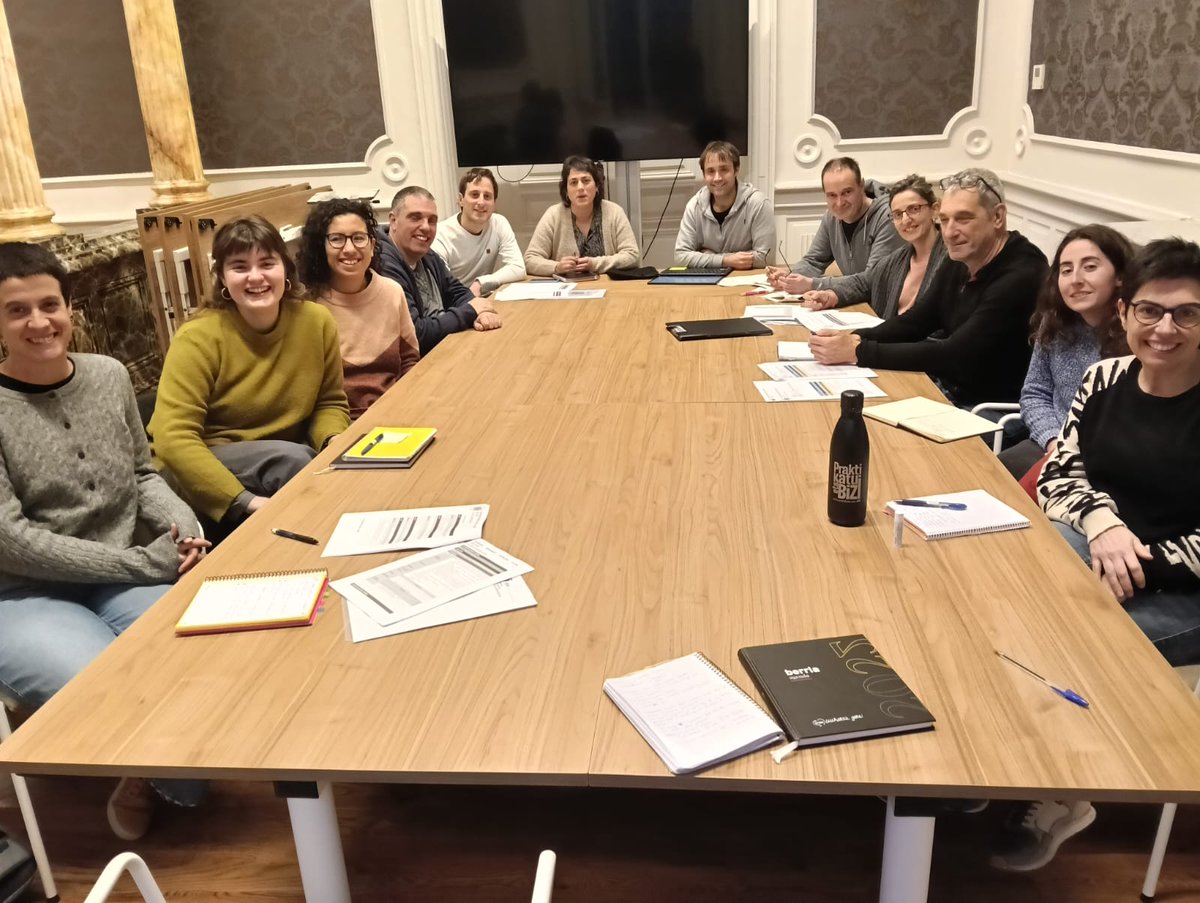 Hernaniko Euskararen Kontseiluak urtea bete du labur.eus/6Y1QV

El Consejo de Euskera de Hernani cumple un año labur.eus/OMCzJ