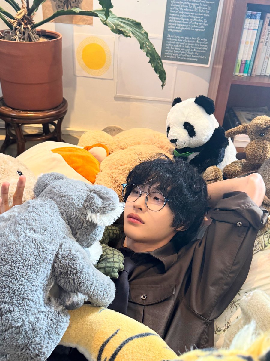 RIIZE_JPN's tweet photo. 𝑽𝑪𝑹 𝑩𝒆𝒉𝒊𝒏𝒅 𝑷𝒉𝒐𝒕𝒐
🐨🧸

#WONBIN #원빈
#RIIZE_TheSecretLIEZ
#RIIZE #라이즈 
#RISEandREALIZE https://t.co/ZtCItysfum