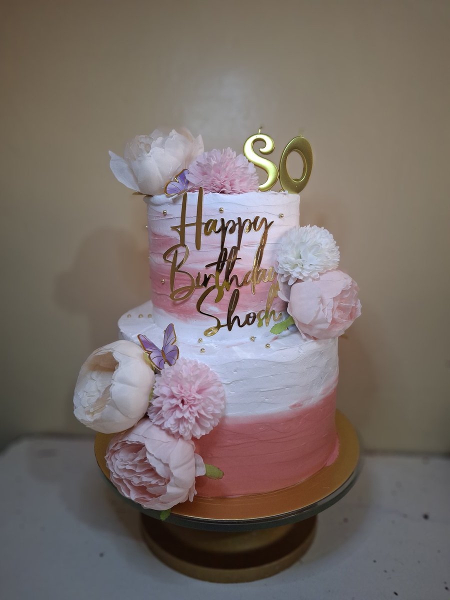 Your grandma deserves a fabulous cake too 🎂🎂