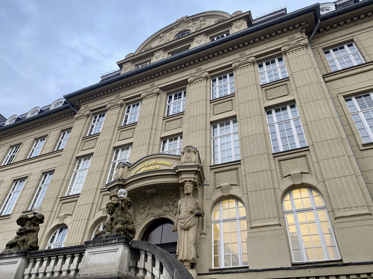 abel_prize's tweet image. Not in Bonn? Watch Abel in Bonn LIVE on YouTube youtube.com/live/4zfFP03cb… #mathematics #abelprize #lectures Thanks to the University of Bonn for being our hosts! @UniBonn 🫶