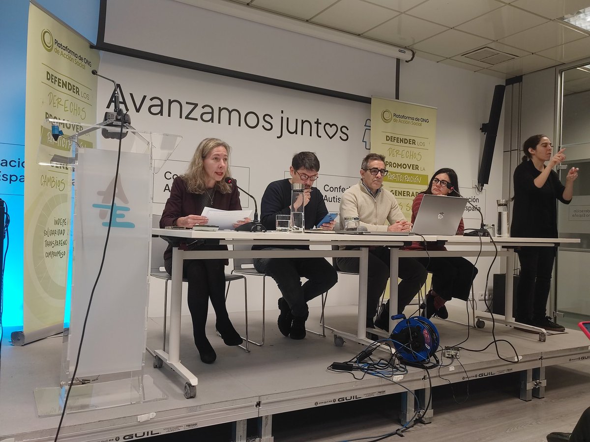 PlataformadeONG's tweet photo. 🟢@Patriciasanzc, coordinadora del Grupo del Plan Estratégico del Tercer Sector de Acción Social (#IVPETSAS) de la #PlataformaDeONG presenta la jornada '¿Cómo poner en valor el impacto de las actuaciones del tercer sector en la sociedad?' #Compromiso3Sector https://t.co/YwCgrwn3U4