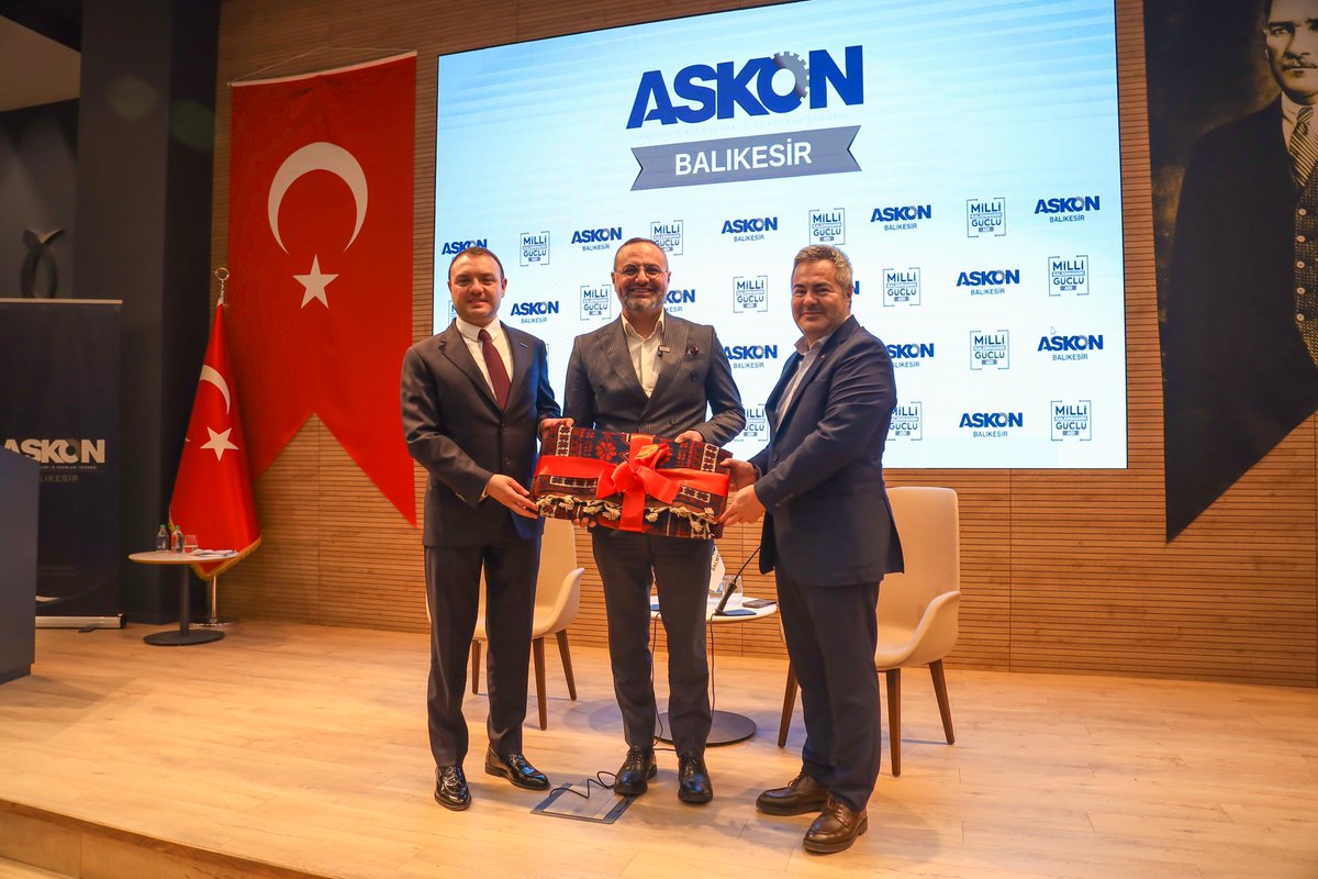 AİLE ŞİRKETLERİNDE KURUMSALLAŞMA &amp; LİDERLİK

Askon Balıkesir’in davetlisi olarak katılım sagladim bu söyleşi de Balıkesir ve bölgenin önemli iş insanlarına kurumsallaşma ve liderlikle ilgili bilgi ve deneyim aktarımı yapmaya çalıştım. 

Söyleşiimiz Balıkesir ticaret Odası’nda