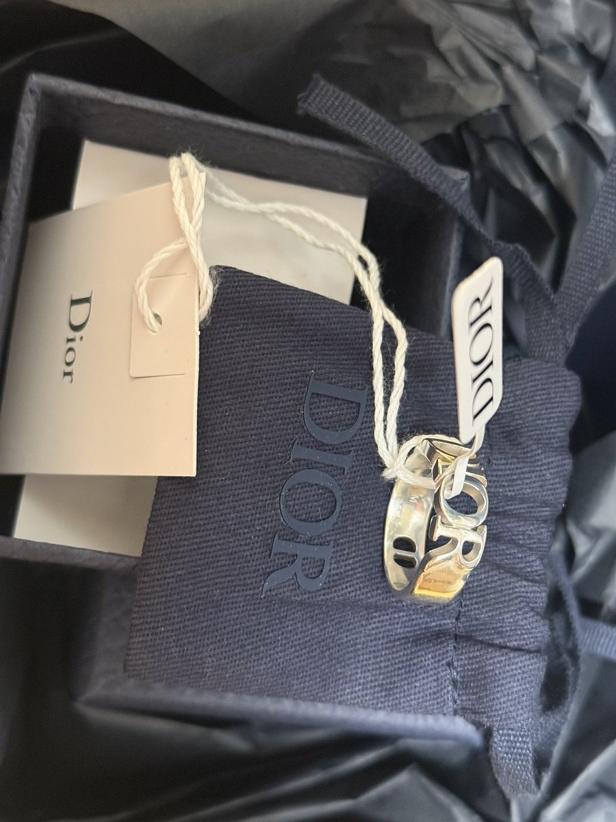 사랑해요 디올~~반지 너무 이쁘다