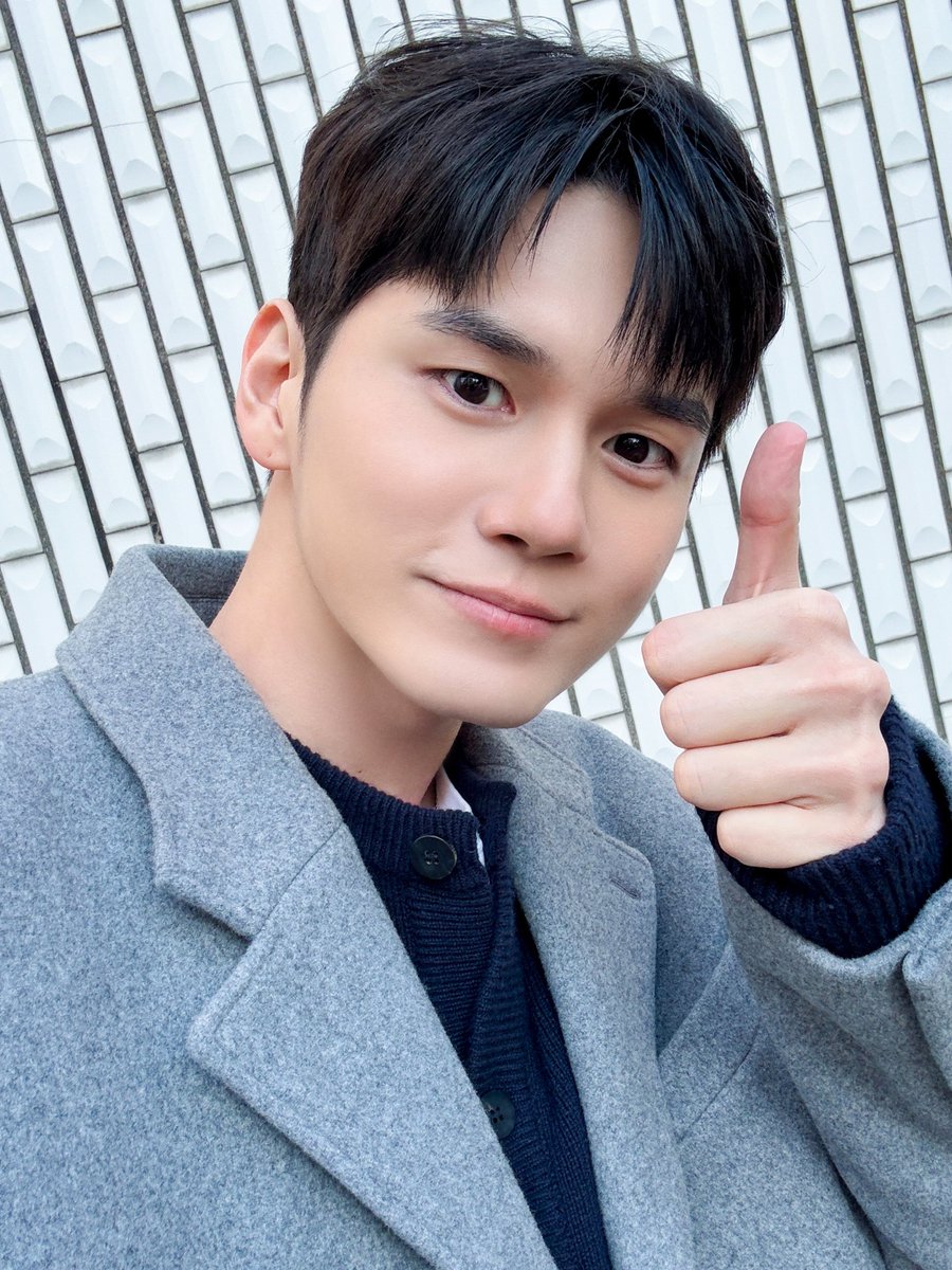 ✨250123 백수근삼촌 #옹성우 ✨

오랜만에 예능 나들이 완료〰️💘
선배님 앞에서 한없이 귀여워지는 모습에 저절로 미소가 지어지기도☺️
위로 모두 옹성우에 대해 더 많이 알아갈 수 있었던 시간이었기를 바라요❣️

#ONGSEONGWU
