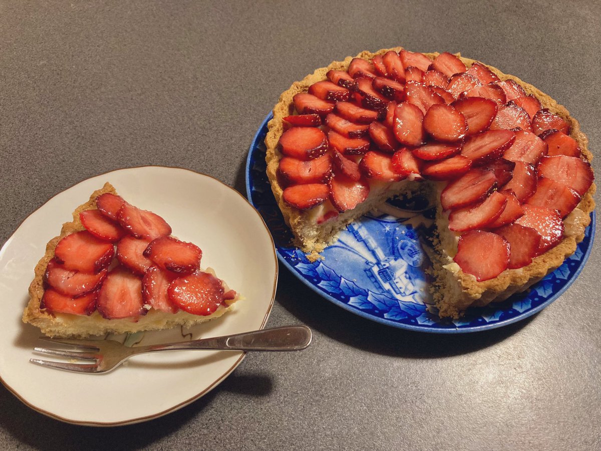 いちごタルト作りました🍓👏