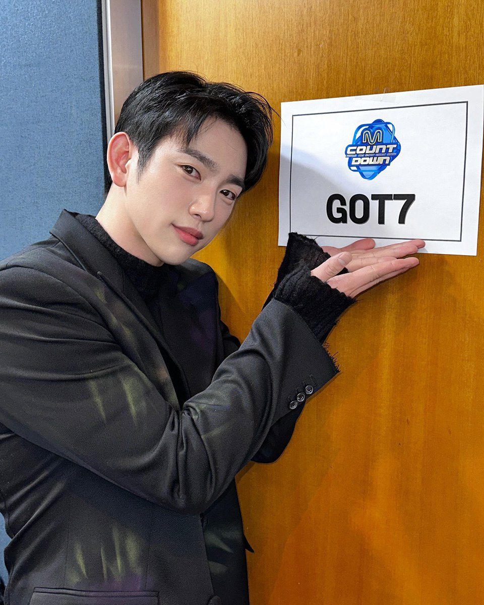 OneAhgaseGOT7's tweet photo. [BH Ent Update] Welcome back, Idol Park Jinyoung of GOT7 💚

GOT7 ON MCOUNTDOWN 
#PYTHONonMCountdown
#GOT7 @GOT7official #GOT7_PYTHON https://t.co/jGF85j4sJr
