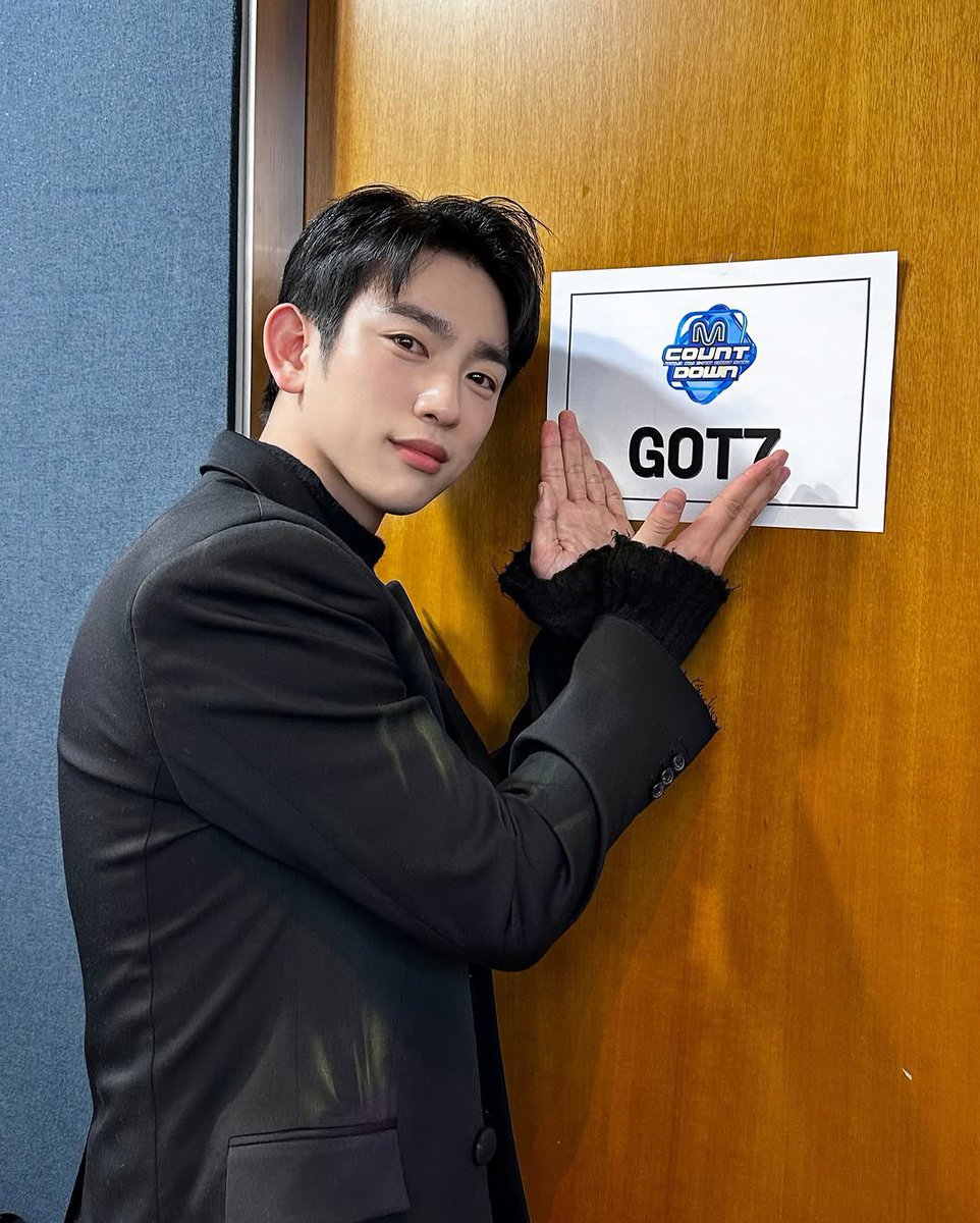 OneAhgaseGOT7's tweet photo. [BH Ent Update] Welcome back, Idol Park Jinyoung of GOT7 💚

GOT7 ON MCOUNTDOWN 
#PYTHONonMCountdown
#GOT7 @GOT7official #GOT7_PYTHON https://t.co/jGF85j4sJr