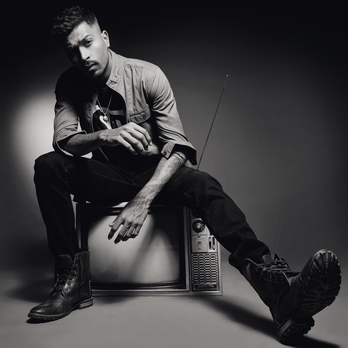 Dabboo Ratnani (@dabbooratnani) on Twitter photo Flawless, fearless, unfiltered <a href="/hardikpandya7/">hardik pandya</a>
Photography <a href="/DabbooRatnani/">Dabboo Ratnani</a>
Assisted by <a href="/ManishaDRatnani/">MANISHA DABBOO RATNANI</a> <a href="/Dabboo/">Dabboo Ratnani Studio</a>
<a href="/SinDenim/">SIN Denim</a>
Hair <a href="/AalimHakim/">Aalim Hakim</a>
#hardikpandya Flawless, fearless, unfiltered <a href="/hardikpandya7/">hardik pandya</a>
Photography <a href="/DabbooRatnani/">Dabboo Ratnani</a>
Assisted by <a href="/ManishaDRatnani/">MANISHA DABBOO RATNANI</a> <a href="/Dabboo/">Dabboo Ratnani Studio</a>
<a href="/SinDenim/">SIN Denim</a>
Hair <a href="/AalimHakim/">Aalim Hakim</a>
#hardikpandya