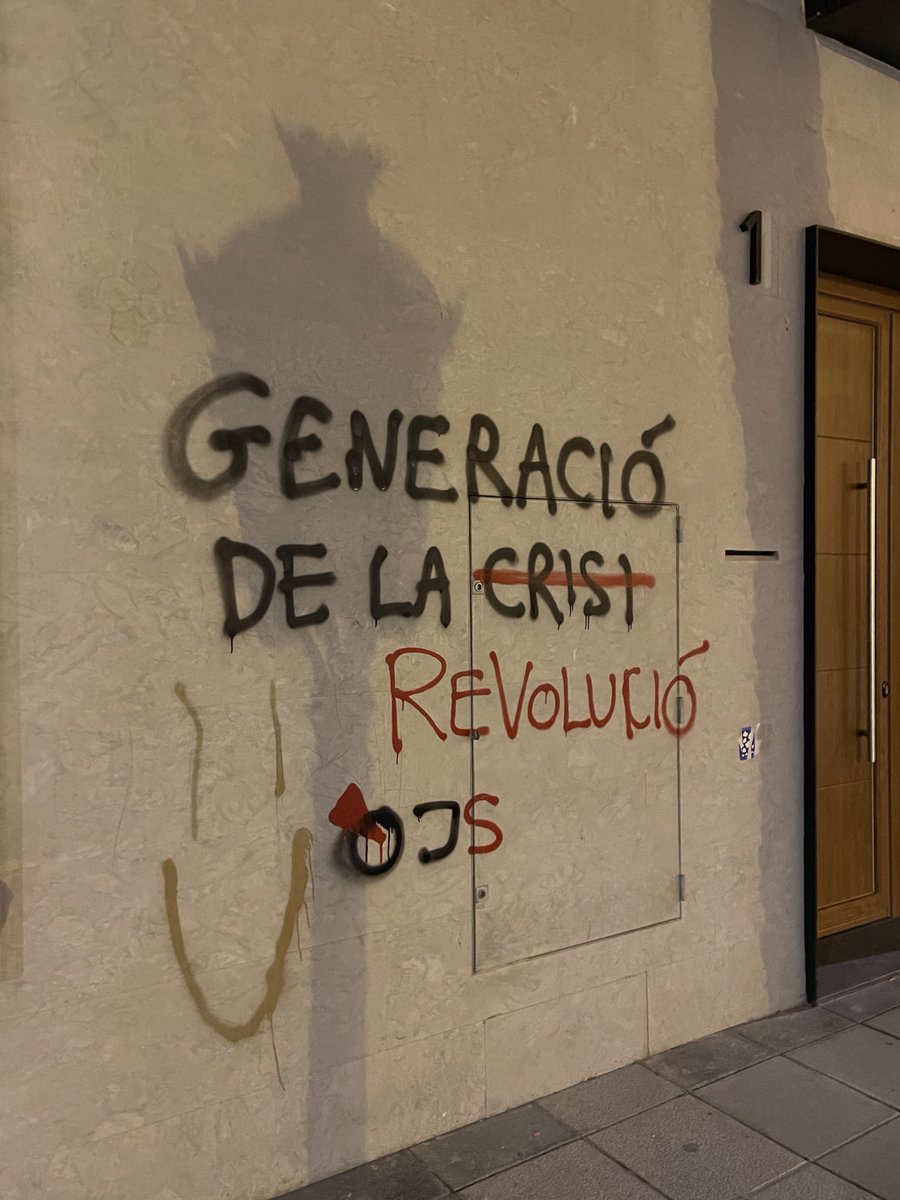los jóvenes tenemos el deber de formarnos, el deber de luchar contra la violencia y la opresión del capital. estenem la consicència socialista, apostem per l'organització revolucionària de la classe treballadora.

dissabte. Ateneu Musical del Port, València.