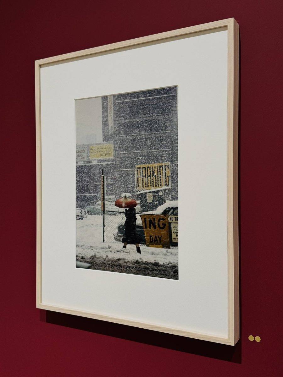 taming422's tweet photo. Saul leiter: Beauty in the Overlooked Ordinary https://t.co/jAXZFxj7BQ