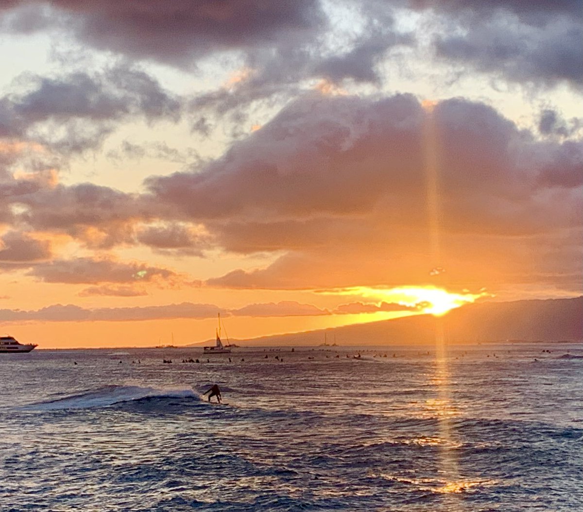 Every evening the Spirit of Aloha catamaran sets sail on an exhilarating sunset cruise.  Don’t miss the fun!

waikikibeachactivities.com/d/d/spirit-of-…