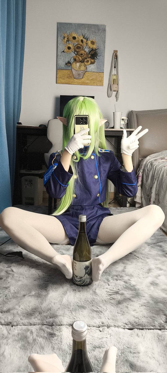 像叔叔这样用脚都忍不住的杂鱼也想教育人家，嘻嘻嘻，真是好笑~