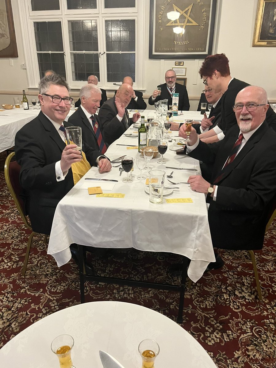 Exon Mark Lodge 1075 tweet media