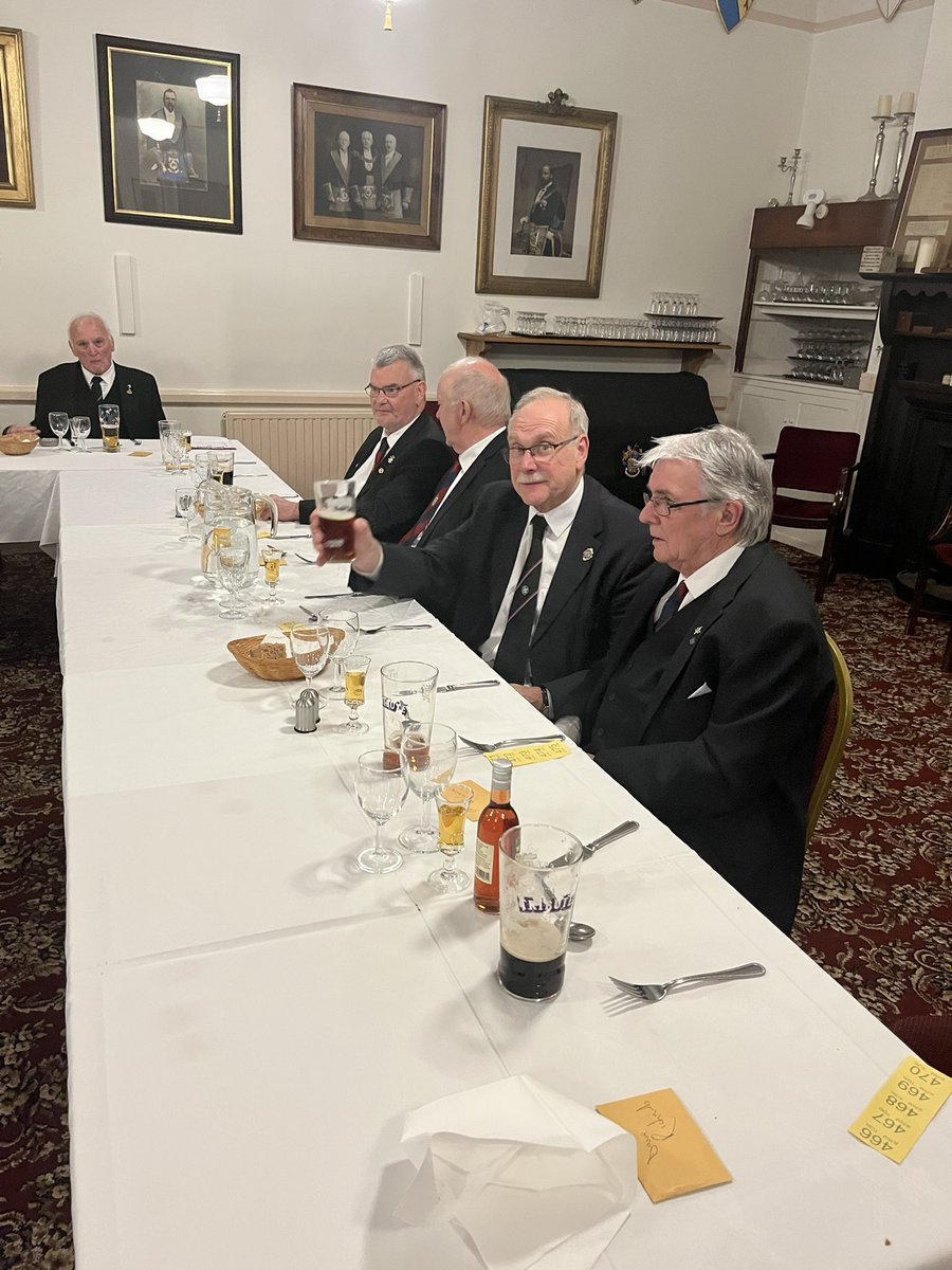 Exon Mark Lodge 1075 tweet media