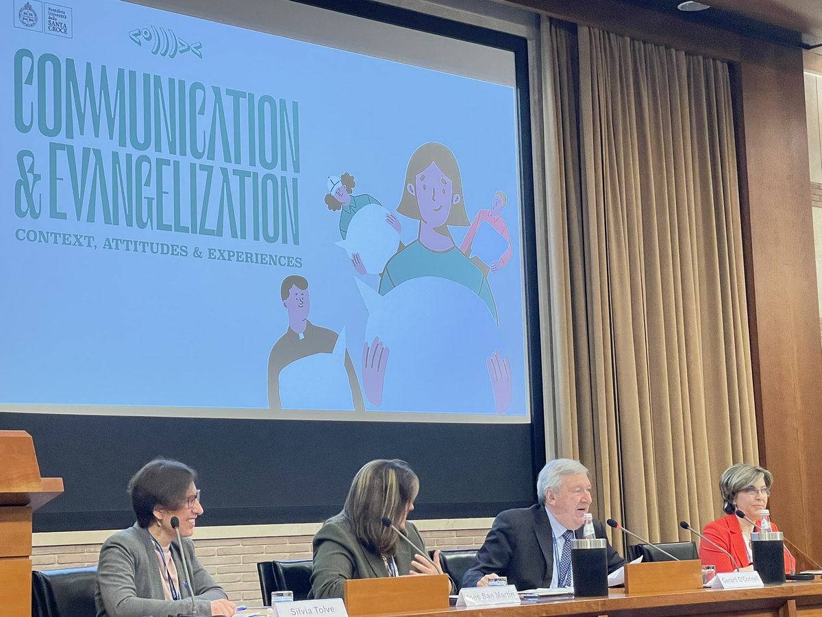 FontanClara's tweet photo. “Tenemos la idea de que solo los poderosos pueden cambiar la historia, pero tenemos ejemplos de personas singulares que hicieron el cambio” @gerryorome presenta la mesa redonda “El camino de la caridad y del servicio. Comunicación, Caridad, Evangelización” en #Churchcom https://t.co/lmO2KG0Qqj