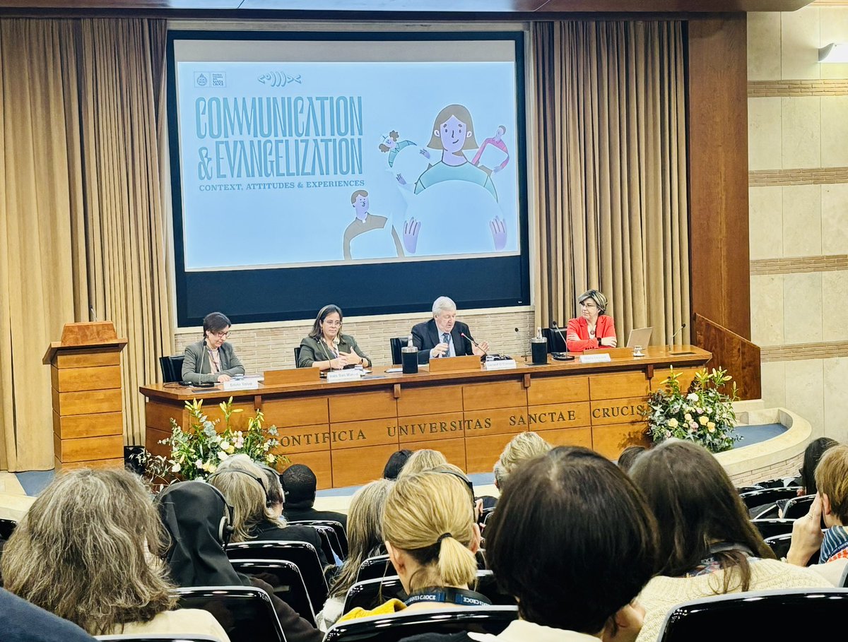 Full house at <a href="/UniSantaCroce/">Pontificia Università della Santa Croce</a> for another exciting day of the #ChurchCom conference! Today’s panel: ‘The Path of Charity and Service: Communication, Charity, Evangelization,’ featuring <a href="/MariaLozanoKIN/">MaLoACN</a>, <a href="/gerryorome/">Gerard O'Connell</a>, <a href="/inesanma/">Ines San Martin</a>, and <a href="/AMREF/">Silvia Tolve</a>.