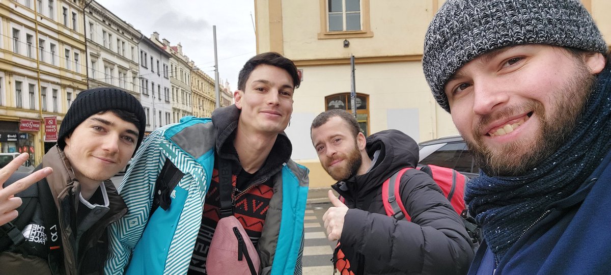 It was nice to bump into <a href="/SourSweetYT/">SourSweet</a> <a href="/Mauvaisoeilfr/">Brizereins</a> <a href="/Pandowner_LOL/">Pandowner BL</a> by pure chance while I'm on vacation from work for the week. Hope you lads enjoy the rest of your trip!