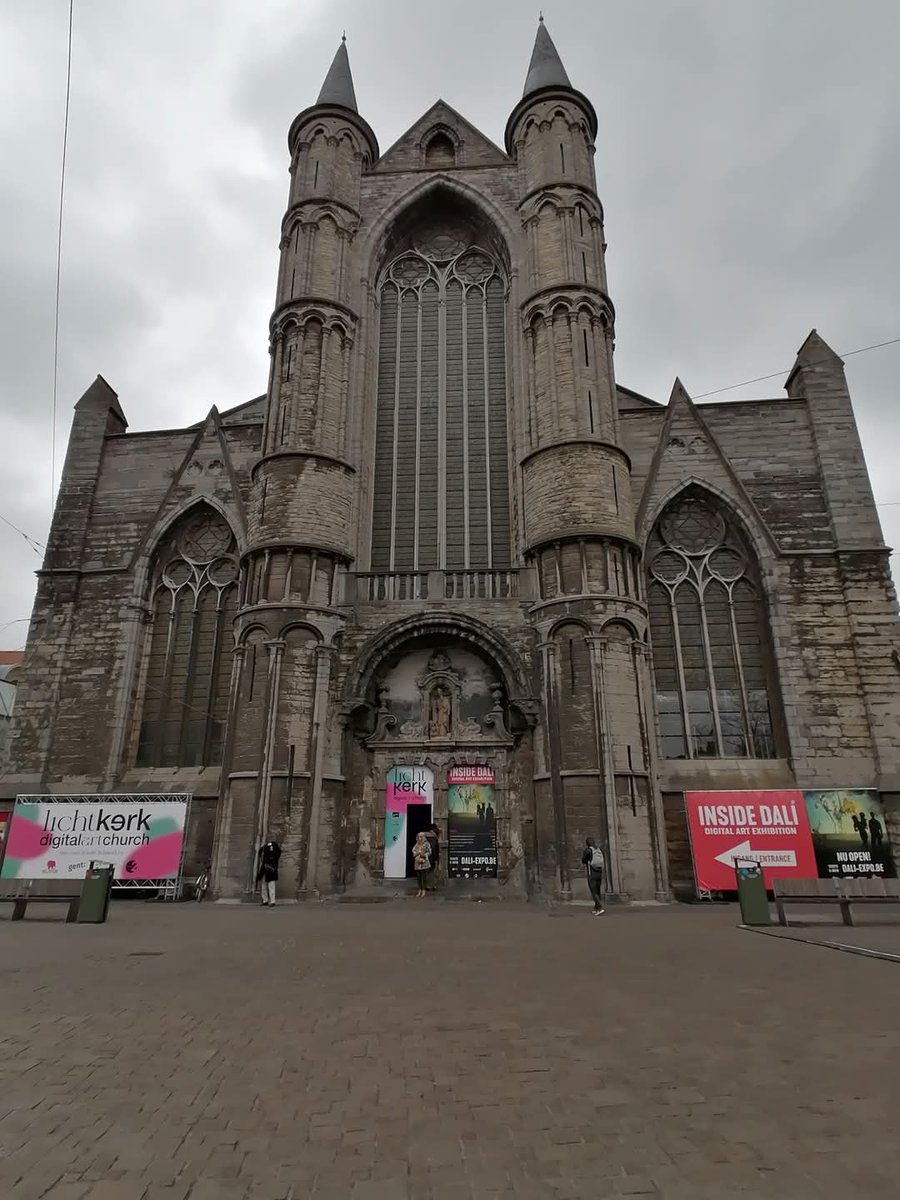skymanuelima's tweet photo. Na cidade de Gante ou Genth, na Bélgica, das várias igrejas ali existentes o destaque vai para: A Igreja de São Nicolau, um dos marcos mais antigos e proeminentes do século 13 como um substituto para uma igreja românica anterior. #Gante #Genth #Bélgica #travelphotography #viagens https://t.co/7kcVFpEd4R